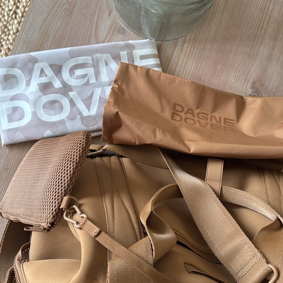 NWT Dagne Dover Landon Carryall Duffel Bag - Picture 15 of 16